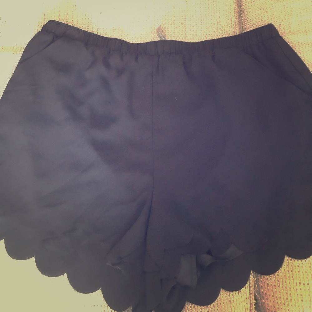 Lauren Conrad scalloped shorts